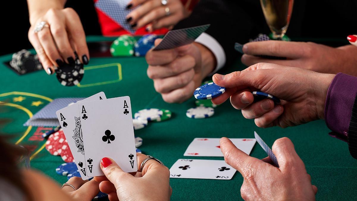 Poker pentru toată lumea în cazinoul SlotV